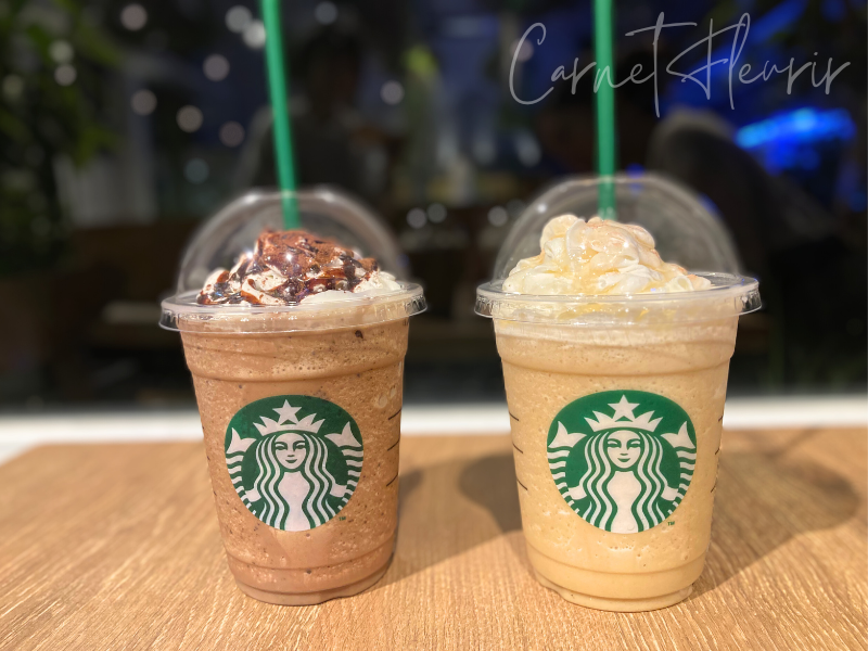 スターバックスのフラペチーノ。アールグレイティー&ダークモカチップの2種をテーブルに並べて撮影