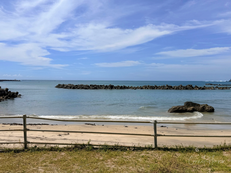 海岸から見た勝浦の海